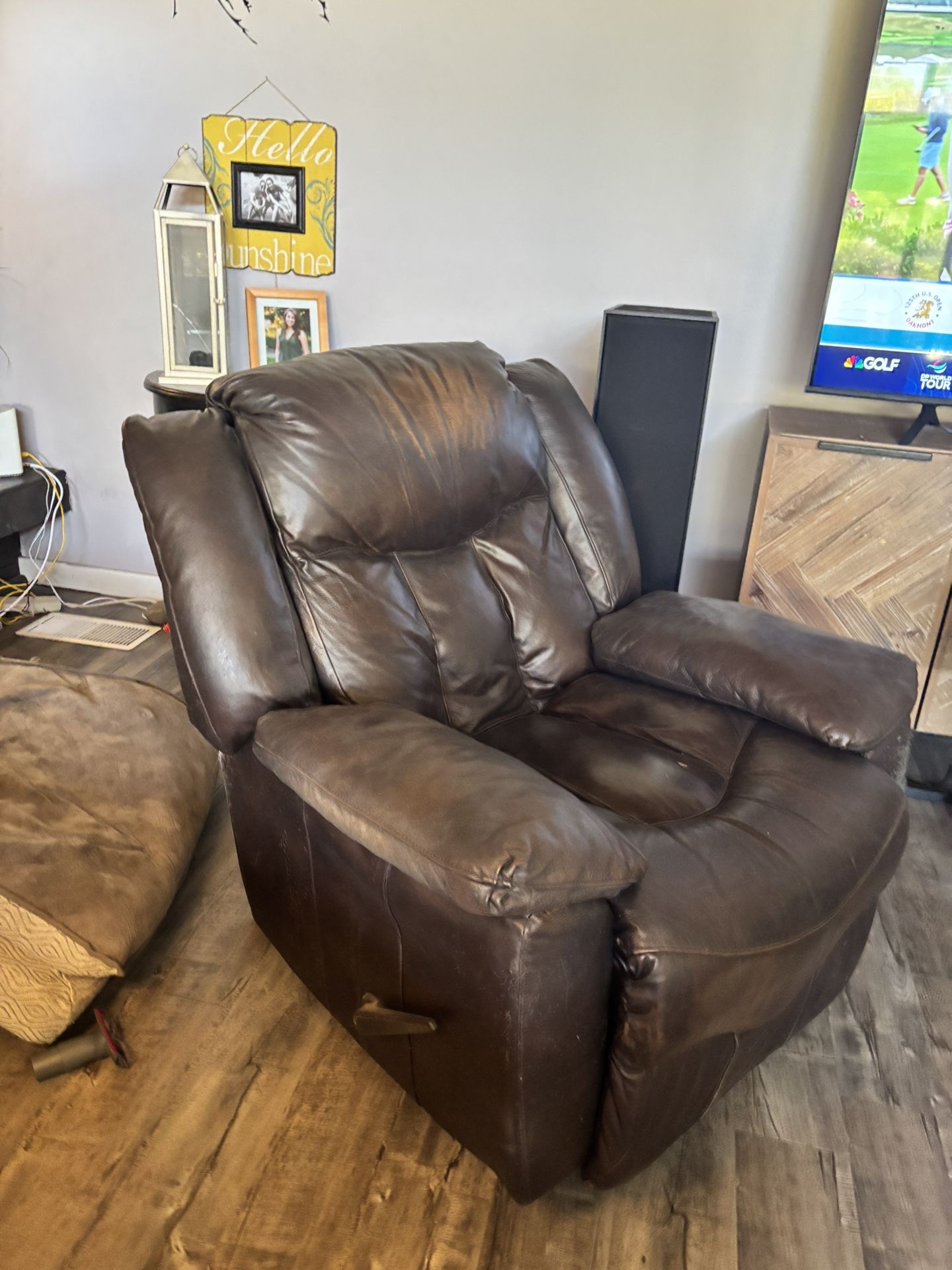Leather recliner - Costco