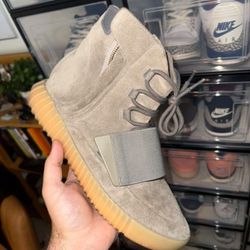 Yeezy 750 Gum Bottom Glow In The Dark