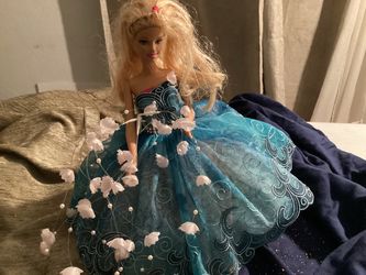 Barbi Con su Vestido Muy Bonieto. Esta Nuevo el Vestido $6.00