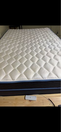 Queen size mattress and boxspring