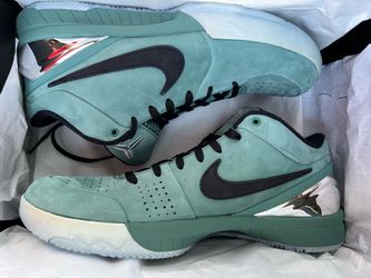 Kobe 4 Girl Dad Size 11 DS