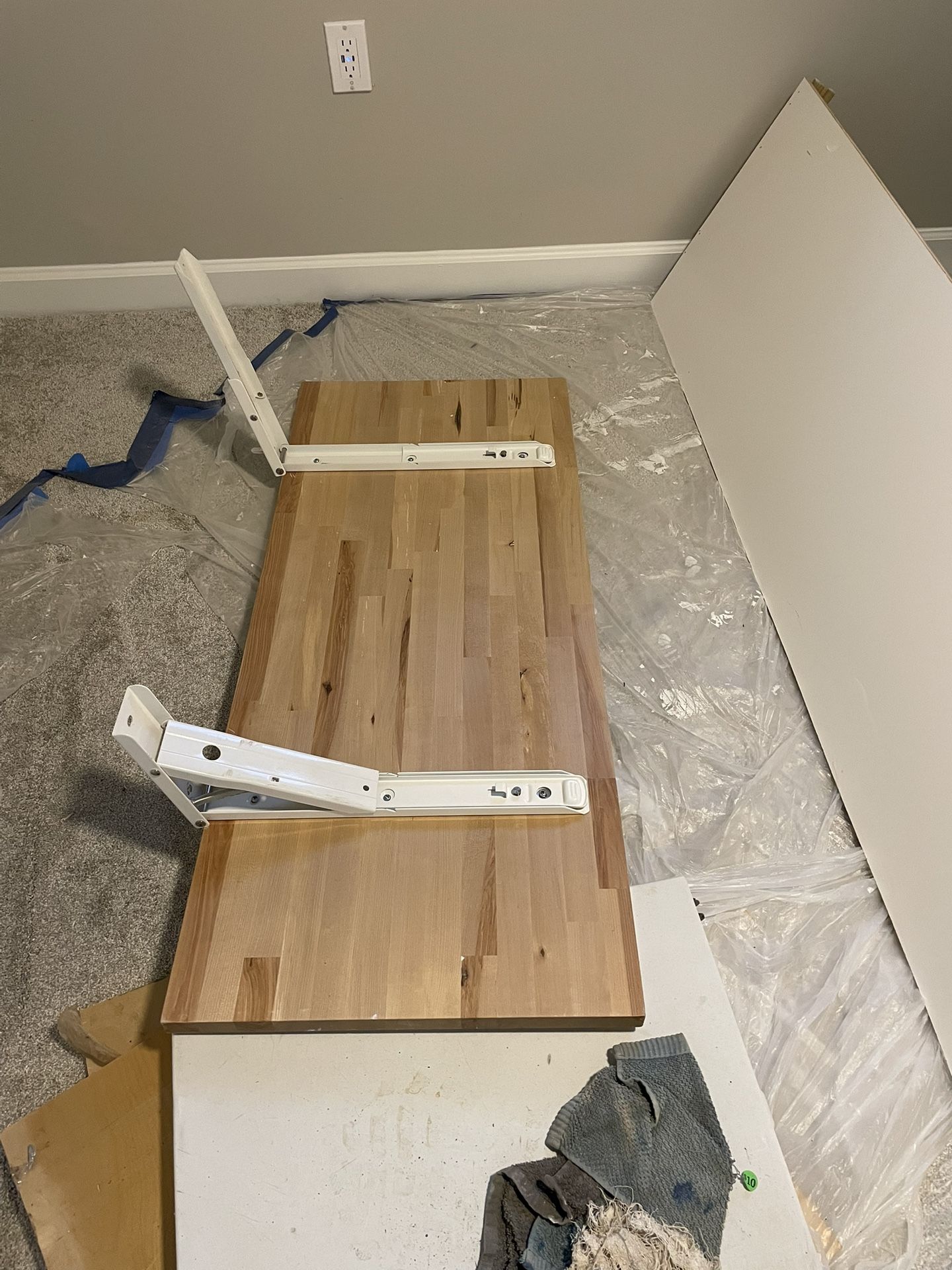 Folding work bench/table