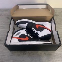 Brand New! Air Jordan 1 Mid Chile Red White Black Basketball Shoes 