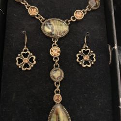 Vintage Avon NRT Set