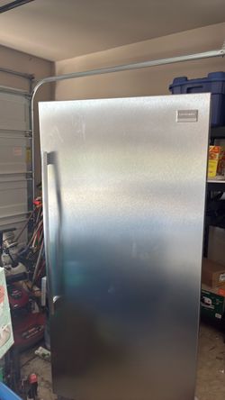 Frigidaire Professional upright Refrigerator