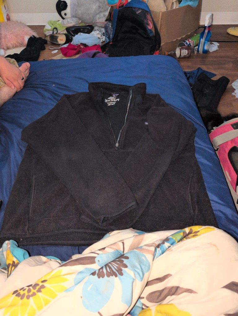 Patagonia,Mens XL Half Zip Black Jacket