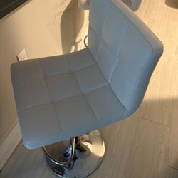 Bar Stools Chairs Set Of 4 $70 In Fair Condition 