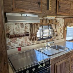 1983  KOMFORT 19-FT TRAVEL TRAILER