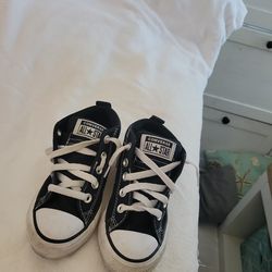 Boys.or Grils  conversation Shoes Size 12.