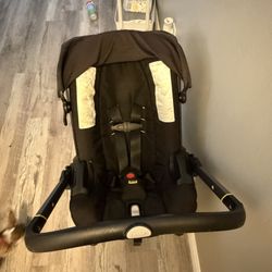 Doona Stroller And Base