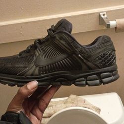Nike Zoom Vomero 5 Size 11 