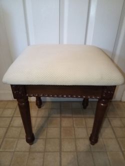 Seventh Avenue Upholstered Footstool Cherry Wood Cream Fabric