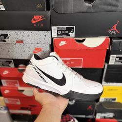 Kobe 4 Protro Mambacita Gigi size 10 VNDS 