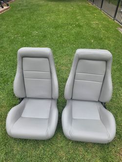 Universal Racing Bucket Seats