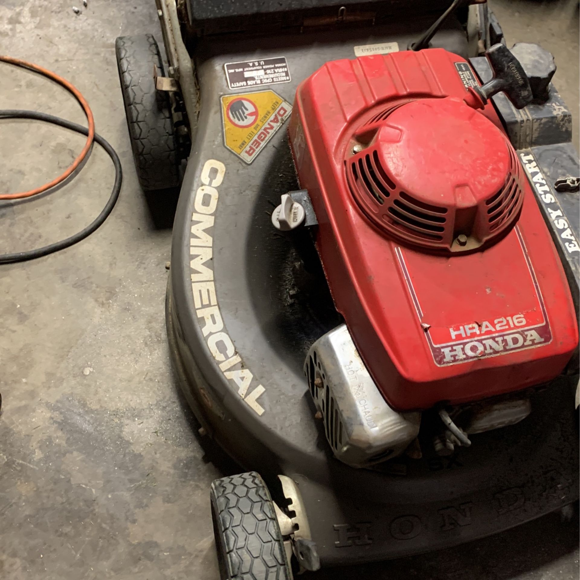 HRA 216 J F Commercial Honda Mower for Sale in Hanford CA OfferUp