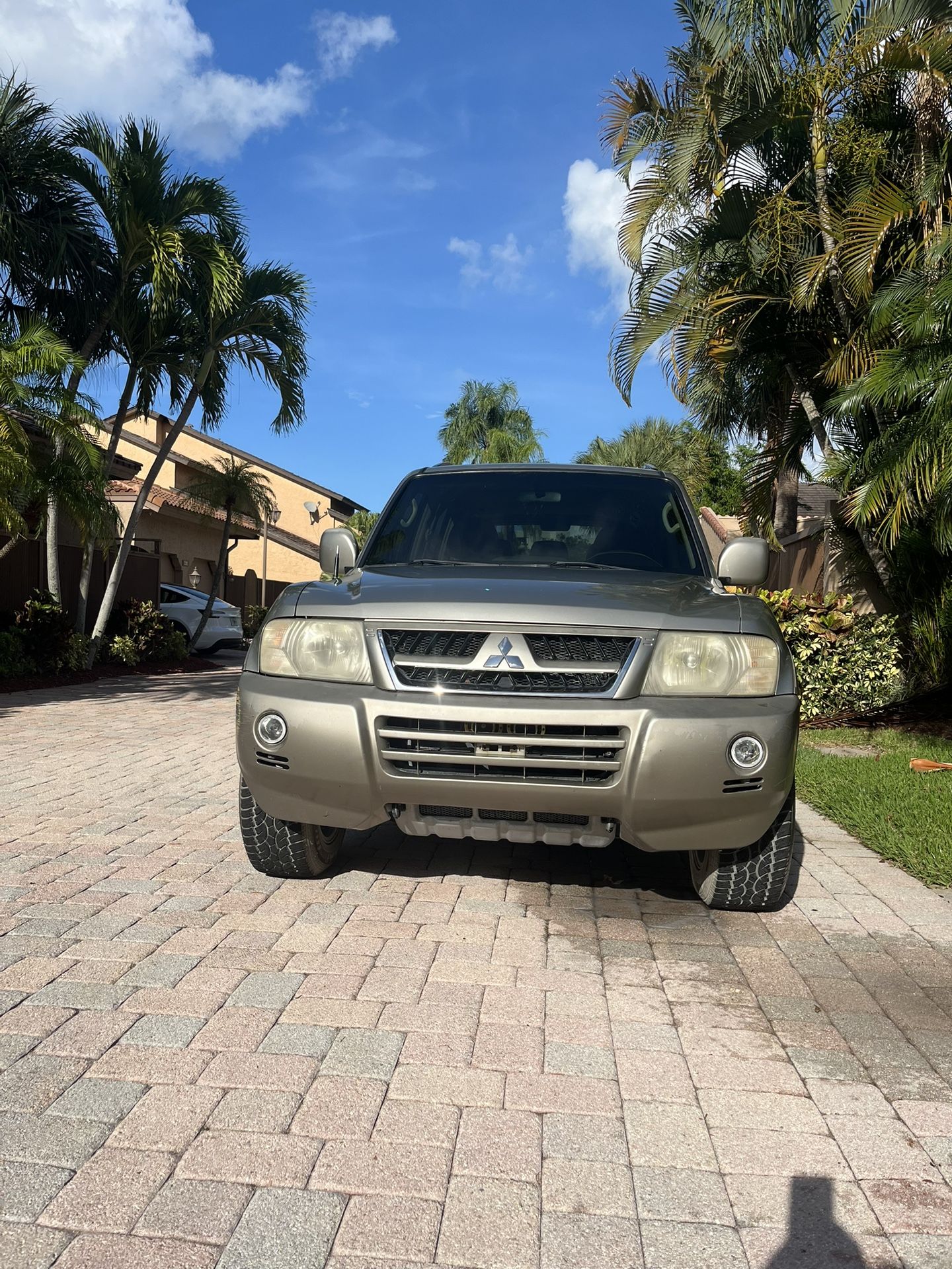 2005 Mitsubishi Montero