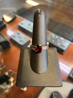 Women’s 14K YG w/ Diamonds Ring