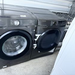 New Out Box Samsung Front Load Washer/Dryer Gas Set