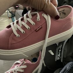 Levi’s Shoes Size 10 Women’s 