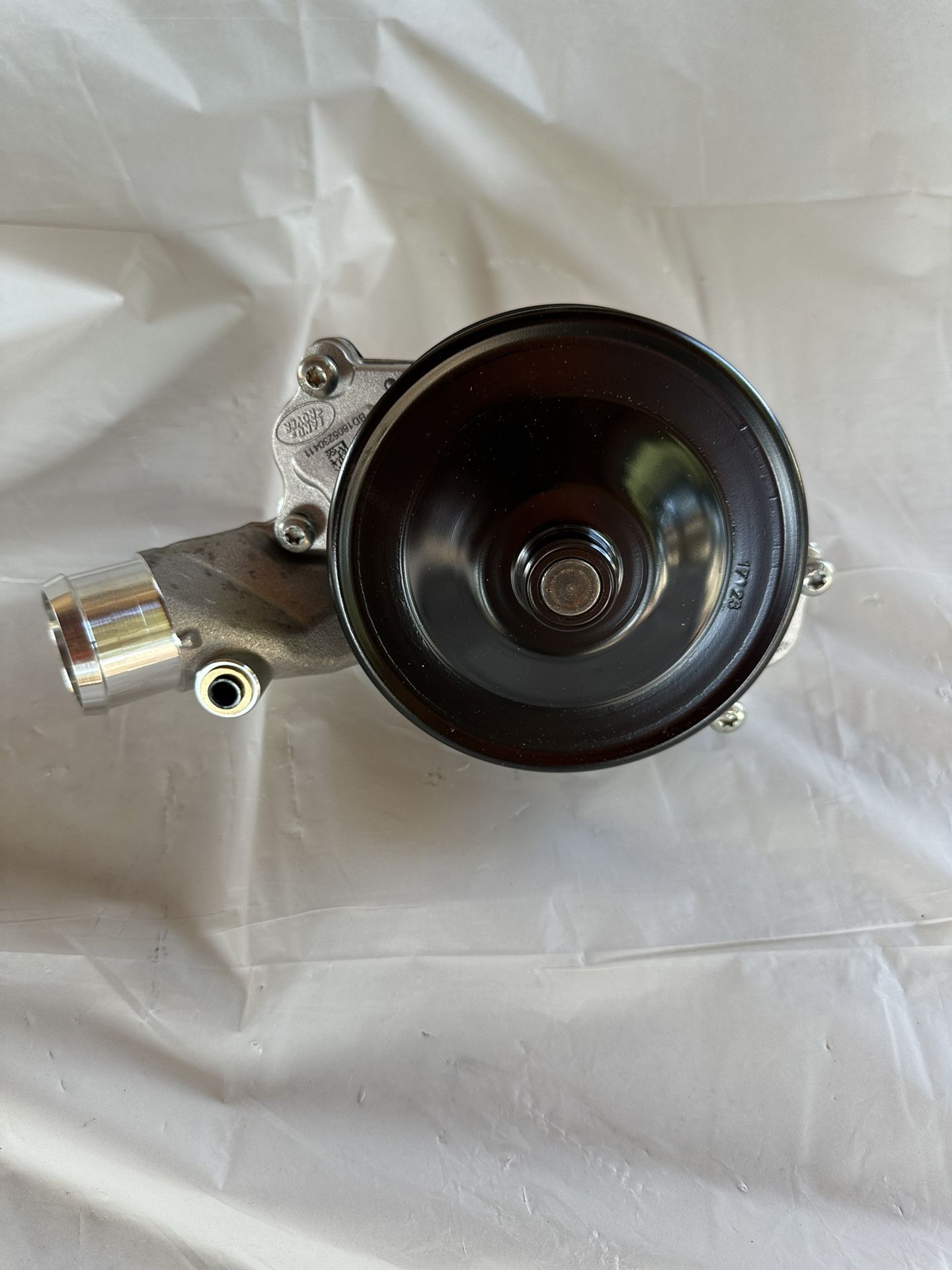 Water Pump AJ813909 LR115275