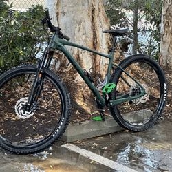 Giant Fathom 2 29in Mountain Bike