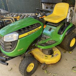 John Deere D130 Riding Lawnmower 