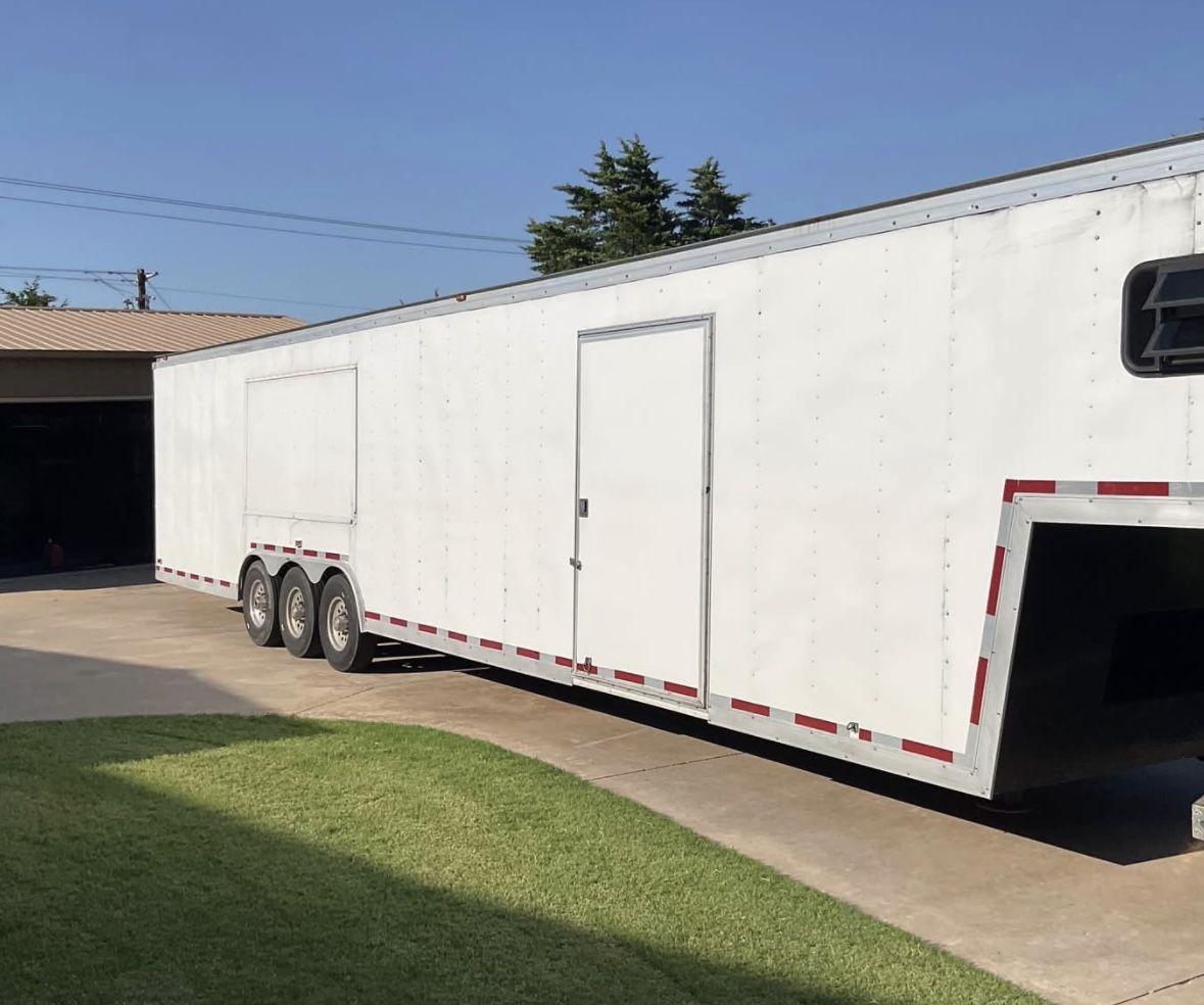 2004 46’ Haulmark