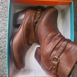 boots for women size 8 1/2