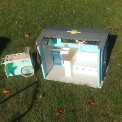 Our Generation Seaside Beach House Playset for 18″ Dolls

