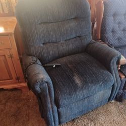 Excellent  Working Condition Recliner Lift Chair