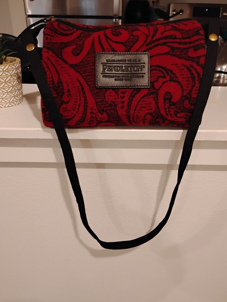Burgundy And Black Pendleton Medium Purse