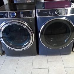 GE. WASHER AND GAS DRYER WORK GREAT.