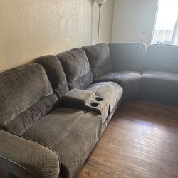 Comfortable Reclining Sectional Couch w/ Cup Holders