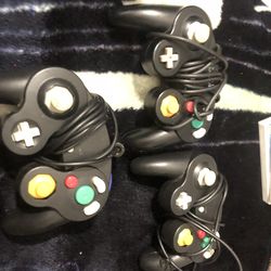 Gamecube controllers