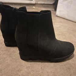Sorel Joan of Arctic Wedge II Chelsea Boots Women’s Shoe Size 6