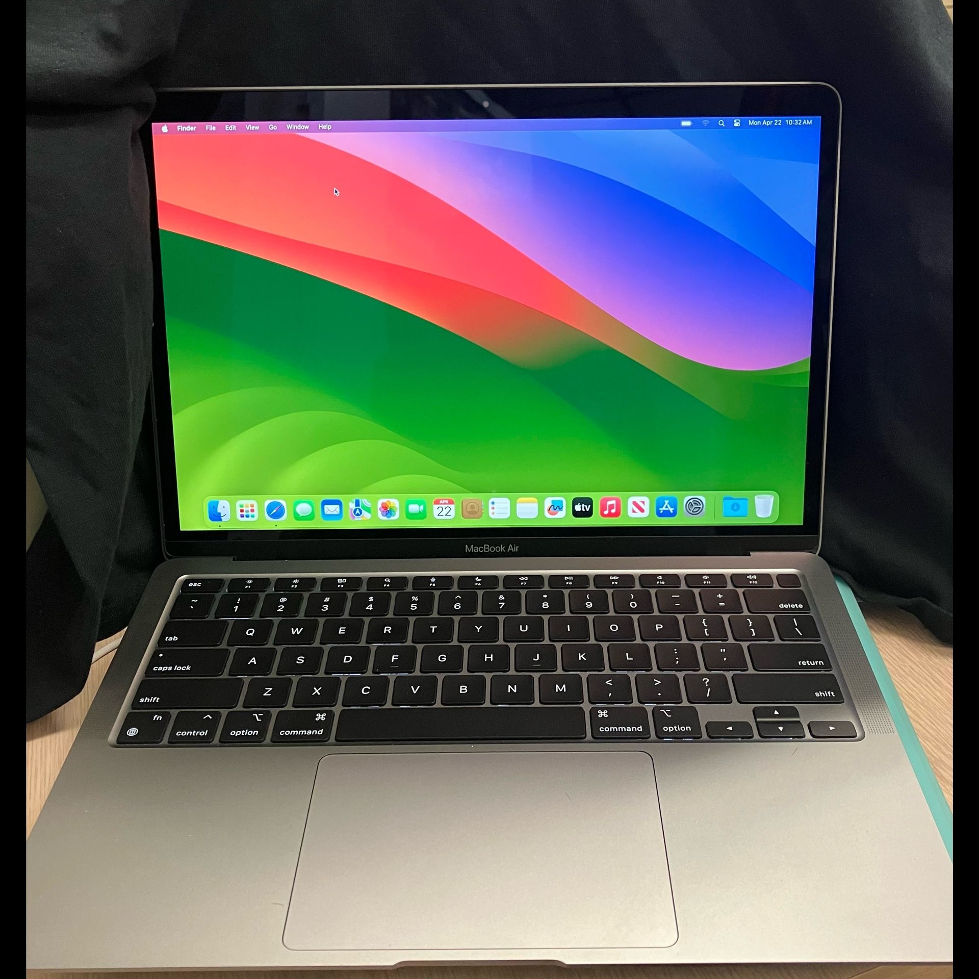 MacBook Air (2020) 8GB RAM 256 SSD  M1