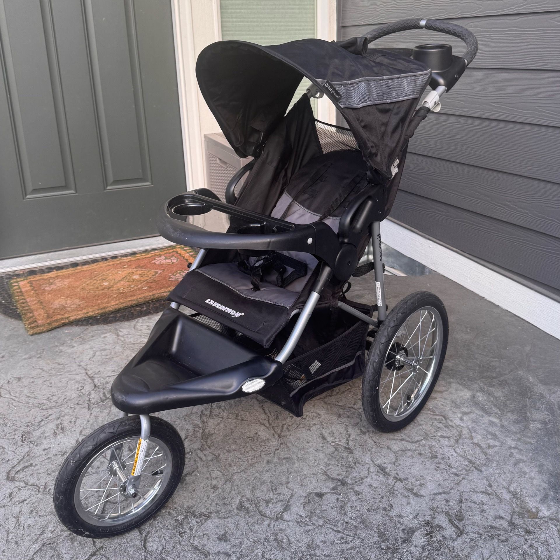 Babytrend Expedition “Zero-flat” Jogging Stroller, Rugged lightweight Collapsible Stroller, Great Condition