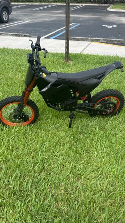 X1 Spark Black electric dirt bike