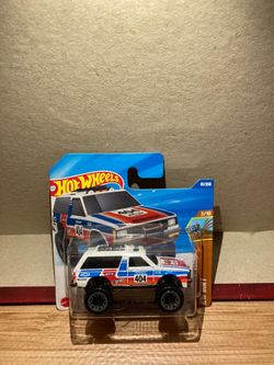Hot Wheels / Chevy Blazer 4x4 / White
