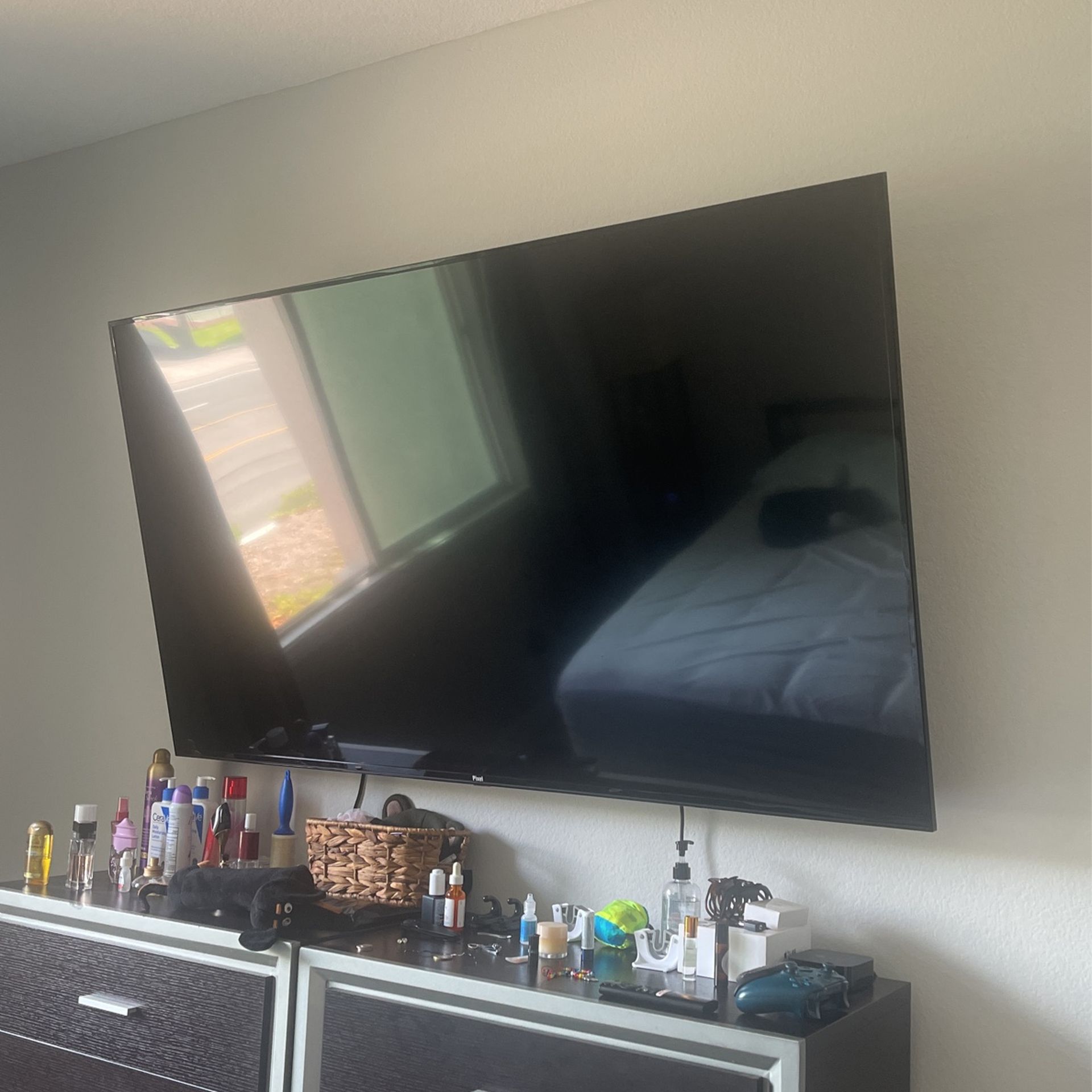 Pixel 70D2010 70" UHD LED Smart TV