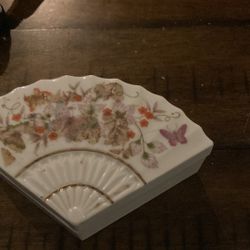 Ceramic jewelry box