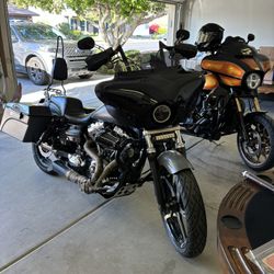 2011 Harley Davidson Super Glide Custom