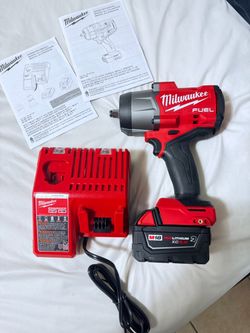 Milwaukee 2967-20 Impact Wrench 18V 1/2" Square Ring + M18 XC5.0 Batt/Charger