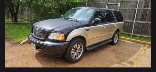 Cash car ( ford expedition xlt v8 )