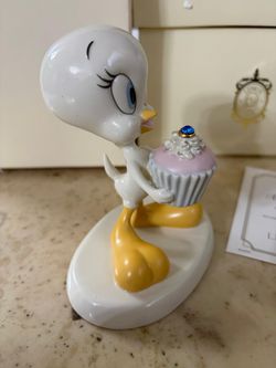 Lenox Vintage A Present From Tweety  24K Gold Trim Bone China Looney Tunes
