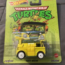 Hot Wheels Teenage Ninja Turtles Party Wagon Toy Car New Sealed
