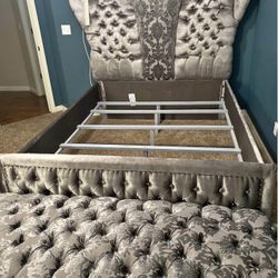 Luxurious Bedset 7 Pc With Box Spring