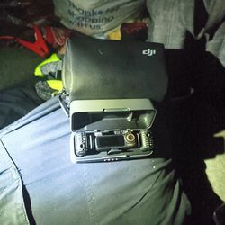 DJI Mic 2 Combo (2x Shadow Black Transmitter, 1x Receiver & Charging Case)