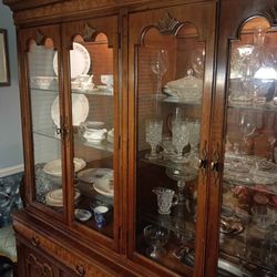 Thomasville China Cabinet And Buffet