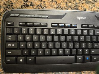 COMBO WIRELESS KEYBOARD AND MOUSE 